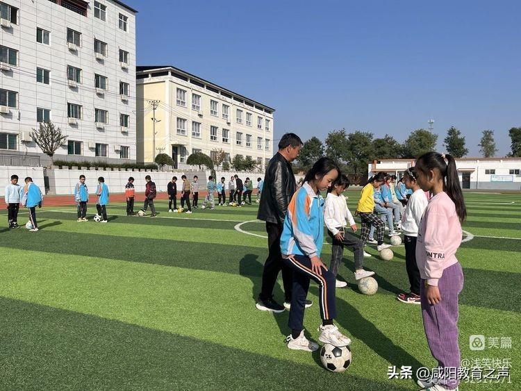 足球场简图手绘，绘制梦想的绿茵战场